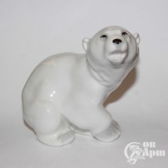 Скульптура "Белый медведь"